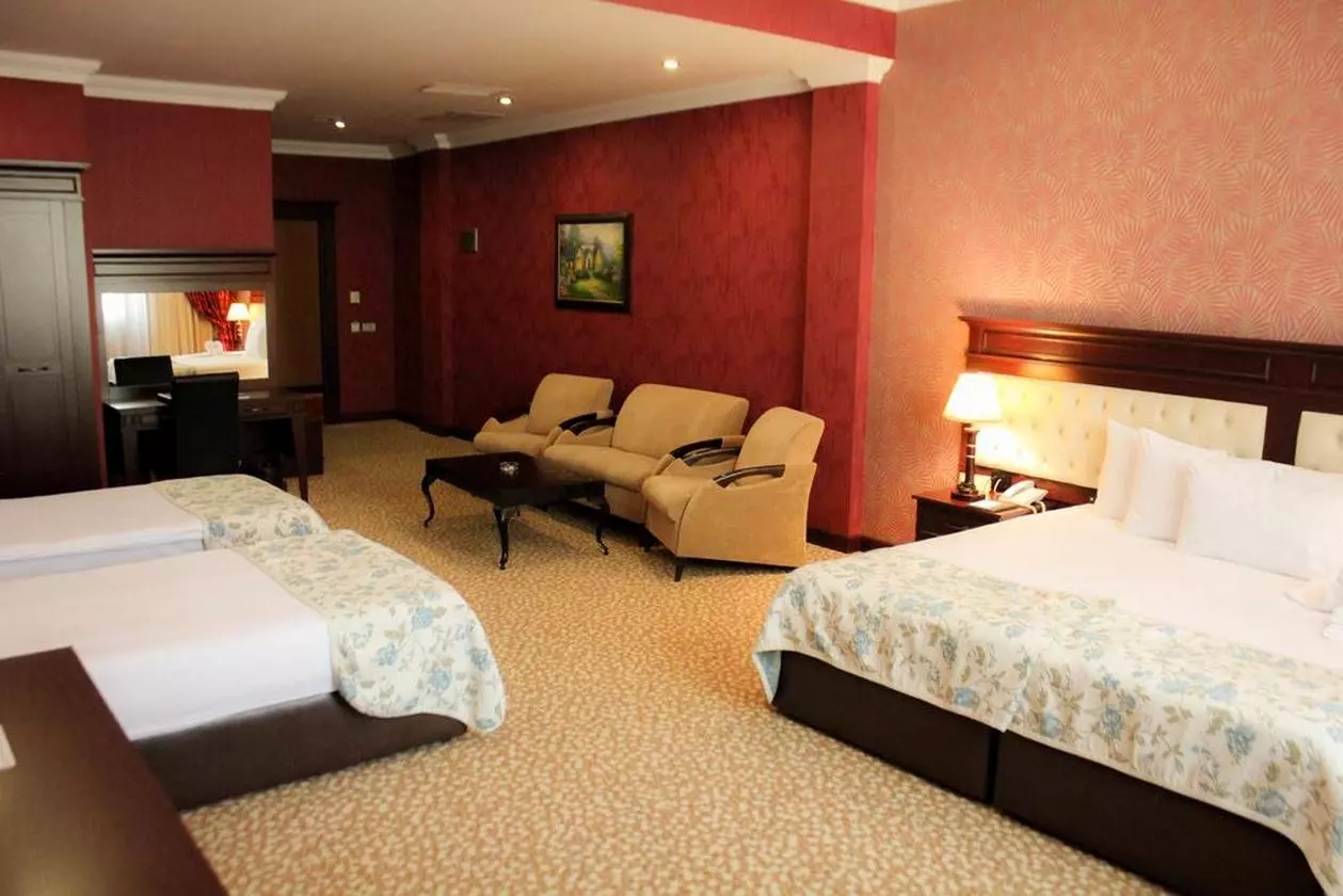 MODERN_SHABAVIZ (10).jpg